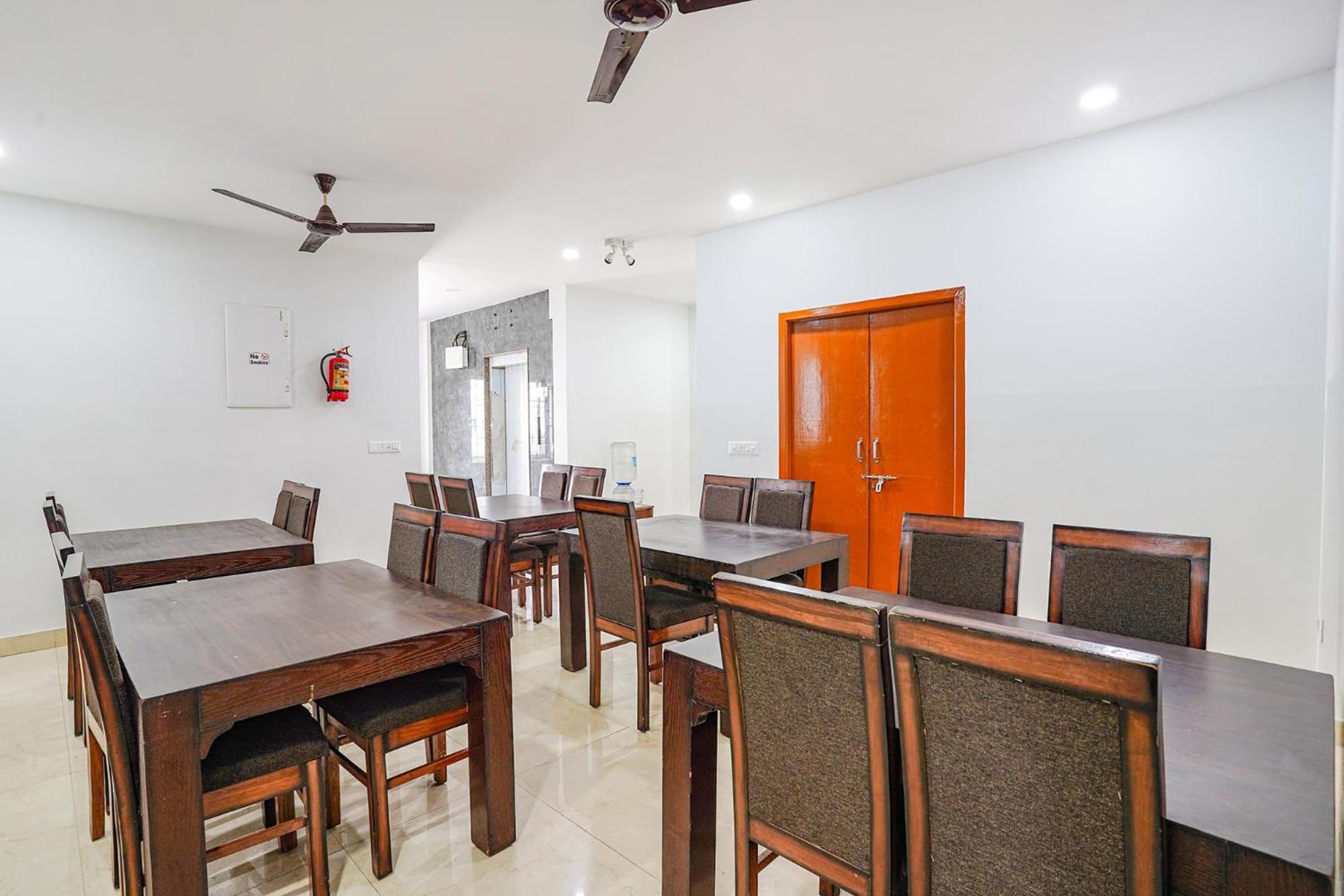 Fabhotel Rlv Green Palace - Nr Kengeri Satellite Town Бенґалуру Екстер'єр фото