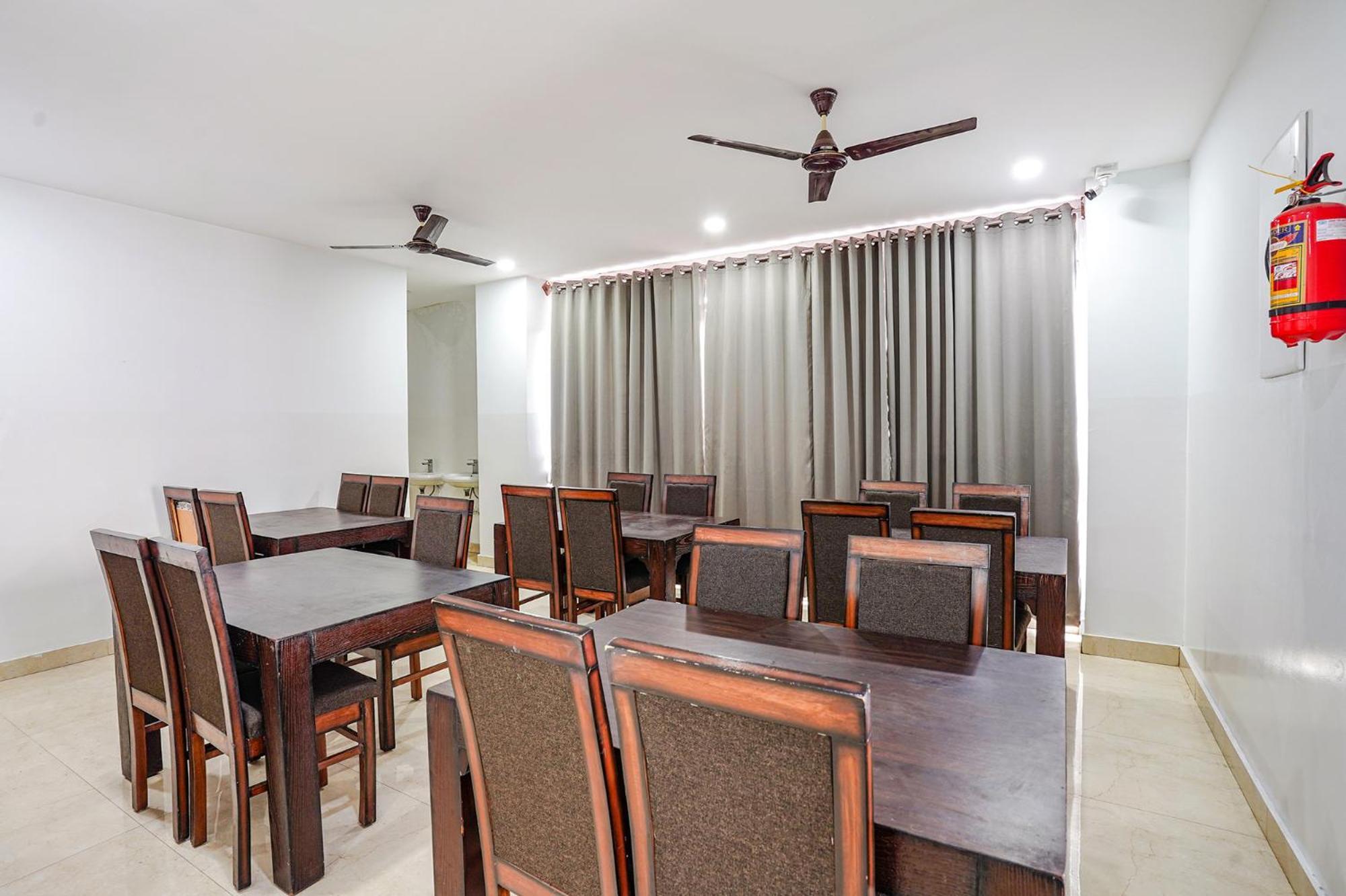 Fabhotel Rlv Green Palace - Nr Kengeri Satellite Town Бенґалуру Екстер'єр фото